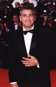 George Clooney monte les marches du festival de Cannes 